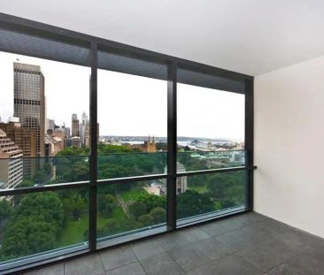 “THE HYDE - NORTH FACING EXECUTIVE THREE BEDROOM APARTMENT!” - Photo 3