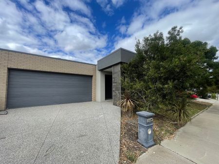 24 Pascolo Way, 3024, Wyndham Vale Vic - Photo 3