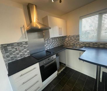 2 bedroom semi-detached house to rent - Photo 4