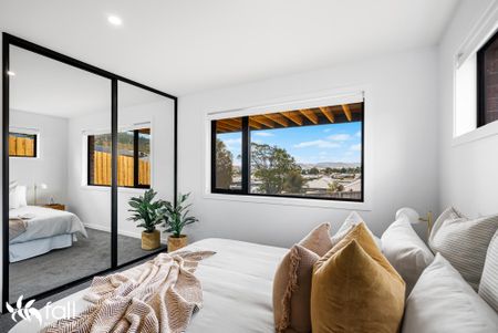 Luxury Family Living with Stunning Water Views - Photo 3