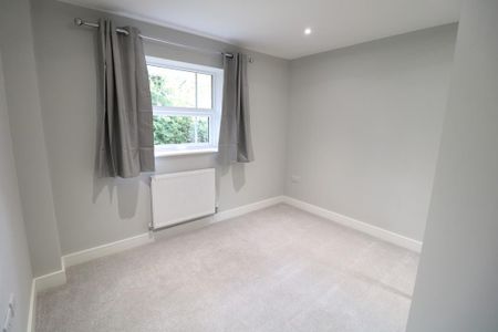 2 bedroom end of terrace house to rent - Photo 3