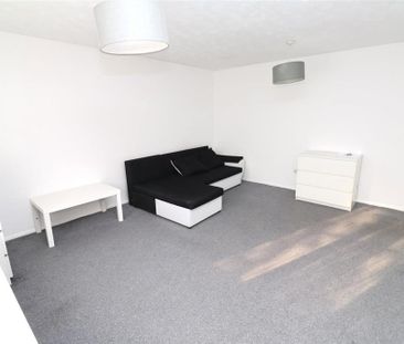 House to rent - Photo 2