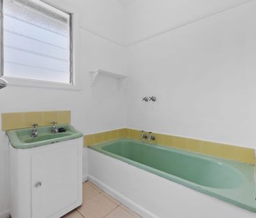 Comfortable Two-Bedroom Unit in Convenient Boronia Location - Photo 3