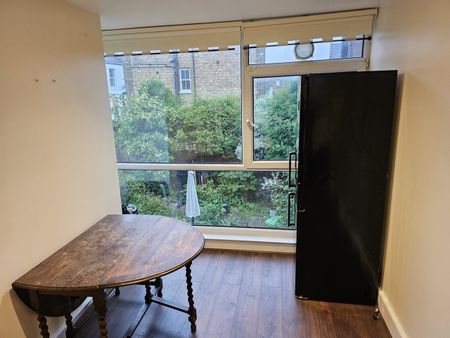 2 Bed Maisonette, Michaels Close, SE13 - Photo 3