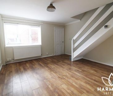 2 bedroom terraced house to rent - Photo 1