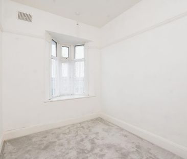4 bedroom terraced house to rent - Photo 5