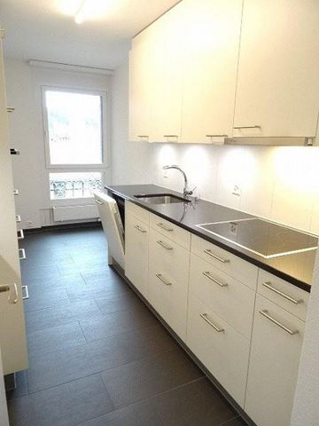 Moderne 3.5-ZW à 81 m² im 2. OG mit Cheminée - Photo 2