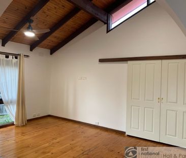 6 Nyora Close, Endeavour Hills - Photo 4