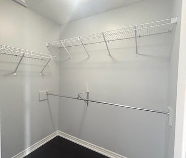 For Lease - 1285 Jezero Crescent, Oakville, Ontario - Photo 5