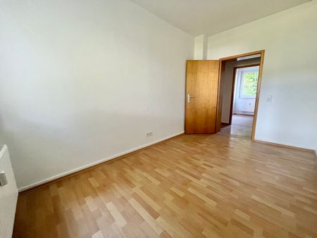 Freundliche 3-Zimmer-EG-Wohnung mit Tageslichtbad! - Photo 3