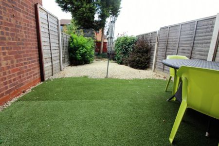 2 bedroom townhouse to rent - Photo 5