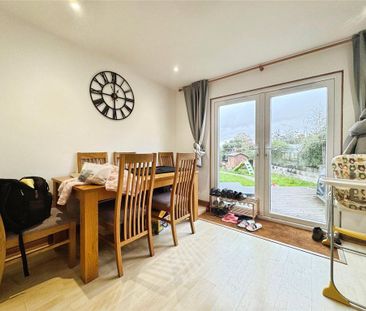 4 bedroom semi-detached house to rent - Photo 2