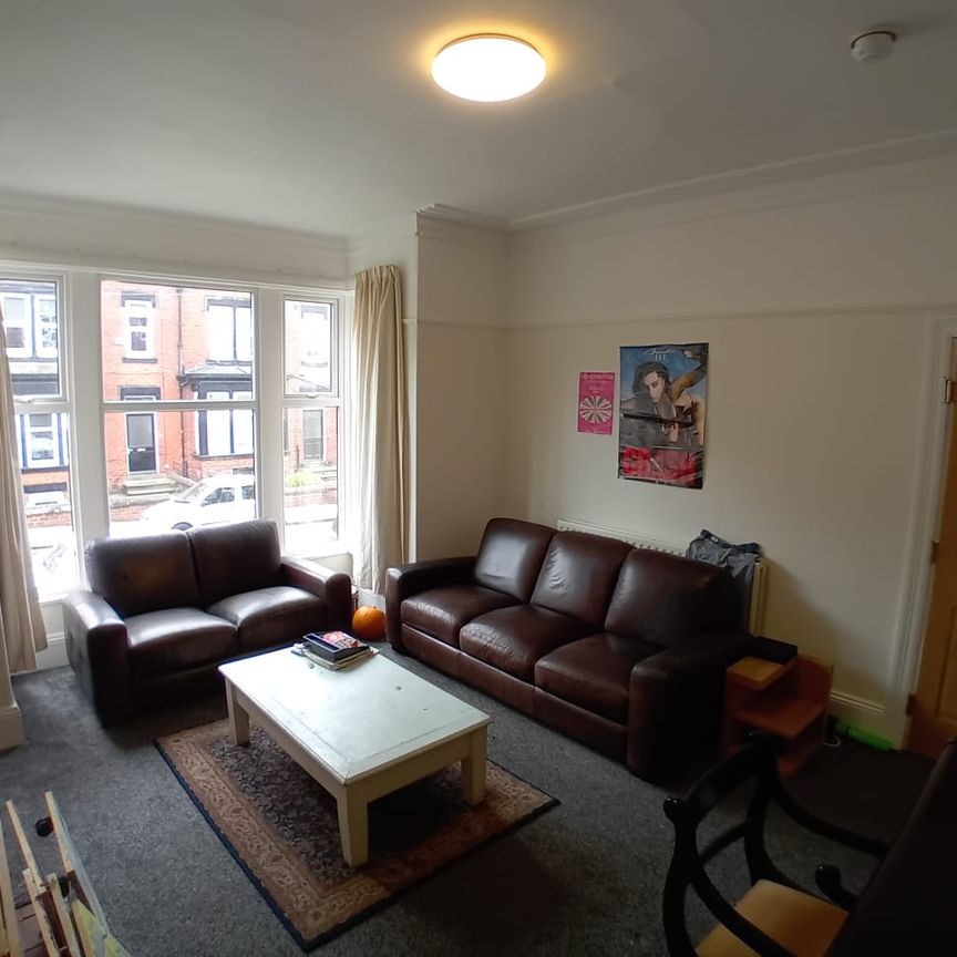 6 Bed - 21 Manor Terrace, Headingley, Leeds - LS6 1BU - Student - Photo 1
