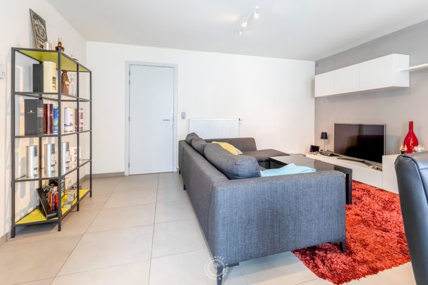 Centraal gelegen 2 slaapkamer appartement - Photo 1