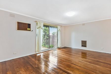 No-Fuss Abode in Convenient Location - Photo 4