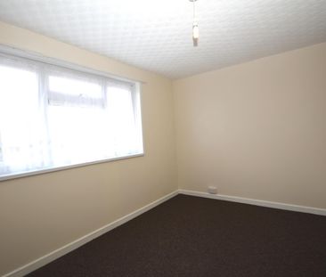 3 bedroom Semi-Detached House to let - Photo 5