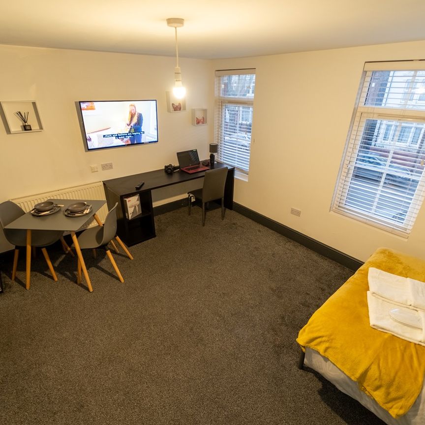 Studio Flat, Hallewell Road, B16 - Photo 1