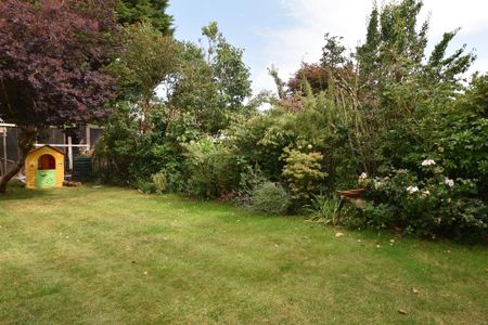 3 bedroom end of terrace house to rent - Photo 2