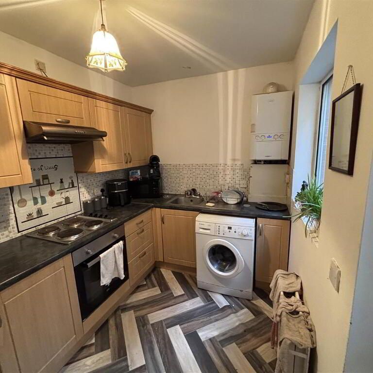 84 Beechmount Street, Falls Road, Belfast, BT12 7NH - Photo 1