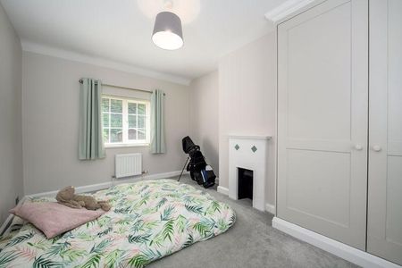 3 bedroom semi-detached house to rent - Photo 4