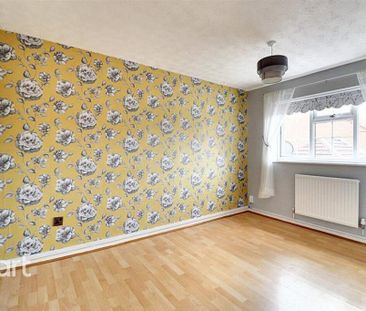 3 bedroom end of terrace house to rent - Photo 3