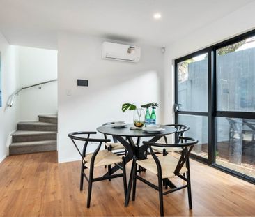 Stunning Standalone New Home – Te Atatū South - Photo 5