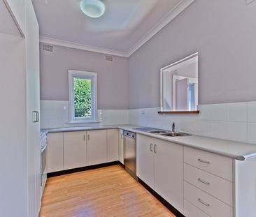 15 Narani Crescent, Northbridge NSW 2063 - House For Rent | Domain - Photo 2