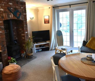 2 bedroom detached bungalow to rent - Photo 2