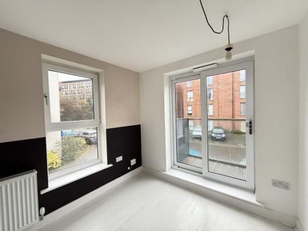 2 bedroom terraced house to rent - Photo 4