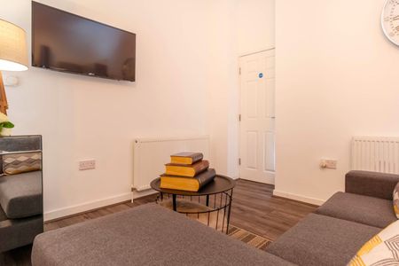 3 Bed Flat, Huntley Road, L6 - Photo 3