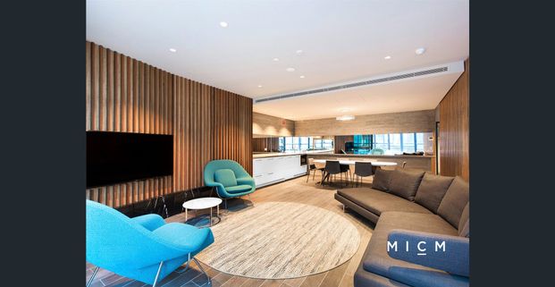 Furnished! Stunning one-bedroom in Southbank - Photo 1