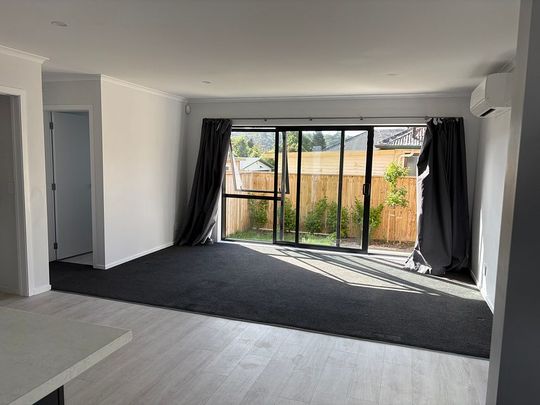 Ready to move in cozy 3bedroom house in school zon - Photo 1