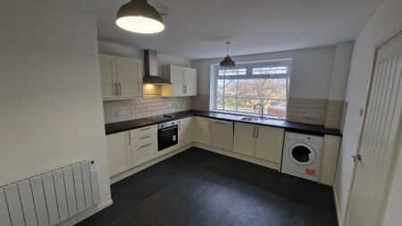 3 bed flat to rent in Belvedere Court, North Street - Photo 3