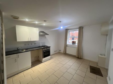 1 bedroom duplex to rent - Photo 3