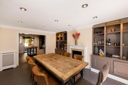 5 bedroom semi-detached house to rent - Photo 4