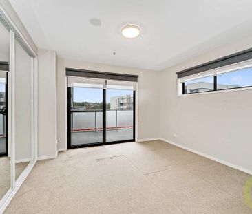 Fresh Paint, Brand New Carpet & Unbeatable Convenience - Photo 3