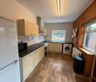 Main Avenue, Heworth - P1490 - Photo 2