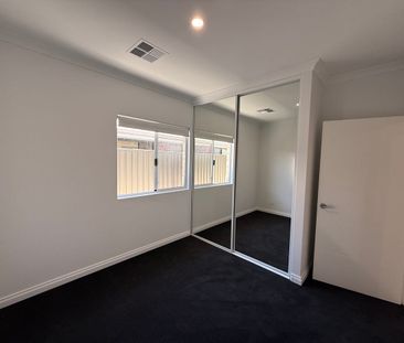 8 Lighthouse Grove, Madora Bay, WA 6210 - Photo 3