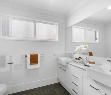 Modern Family Home - Photo 6