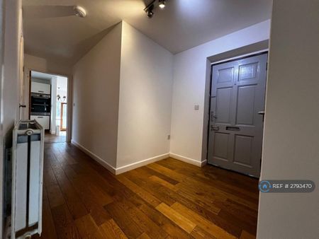 2 bedroom maisonette to rent - Photo 2