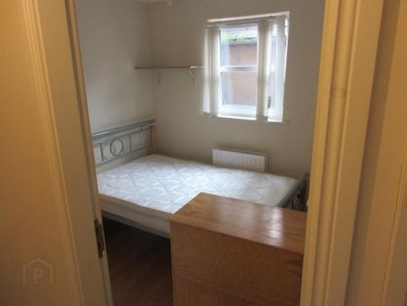 Great Apartment, 4b Magdala Street, Botanic Area~ Behind Queens, Belfast, BT7 1PU - Photo 3