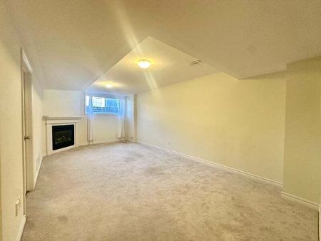 109 Calvington Ave, Kanata, ON - Photo 4
