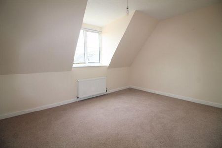 4 bedroom detached house to rent - Photo 3