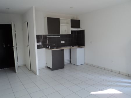 Location Appartement 2 pièces 42m² - Photo 3