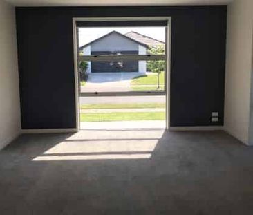 Modern Living - Photo 5