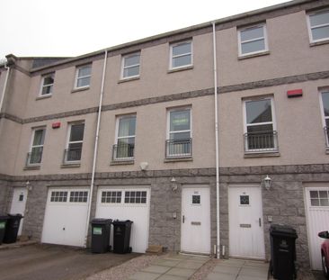 3 bedroom terraced house to rent - Photo 5