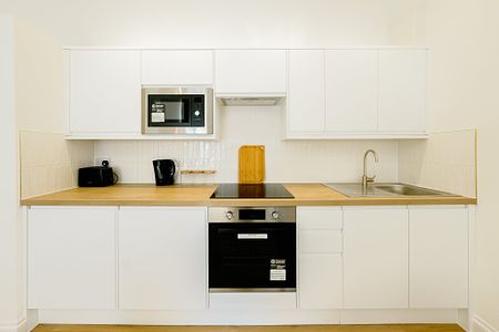 Studio Apartment – Medium Let - Photo 2