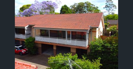 North-facing well maintained 3-bedroom townhouse - Photo 4