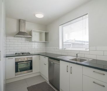 Single Garage & Lawns Included - Photo 6