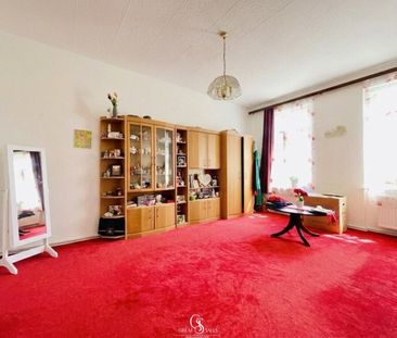 Große & preisgünstige 4-Zimmer-Mietwohnung mit Gartennutzung, im Ze... - Photo 2